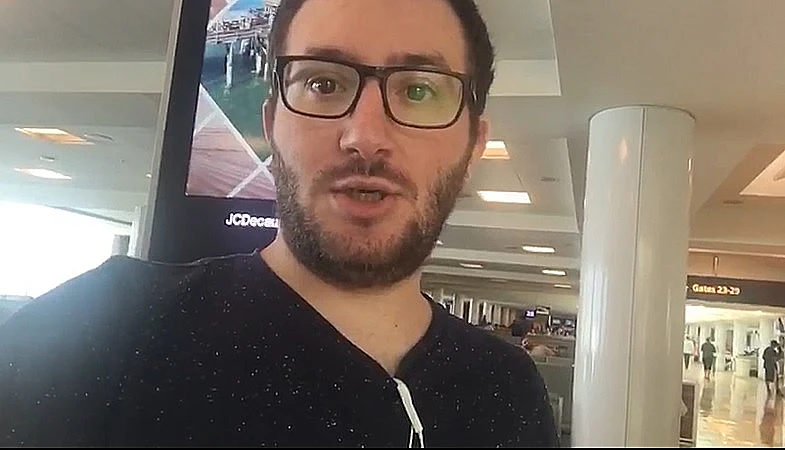 אהוד שכטר מדווח מנמל התעופה הבינלאומי באורלנדו, לפני שאירמה מגיעה לאזור