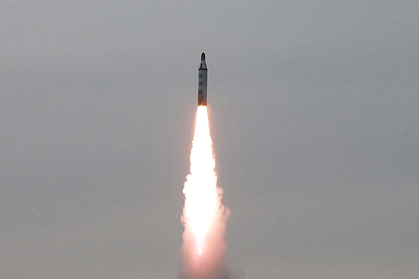 שיגור טיל מצוללת בקוריאה הצפונית