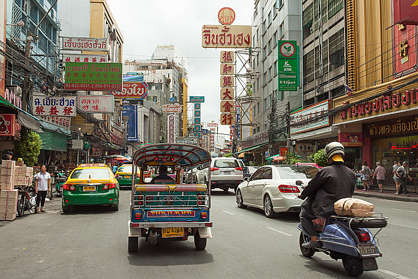 רחובות בנגקוק הצבעוניים
