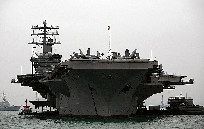 נושאת מטוסים אמריקנית