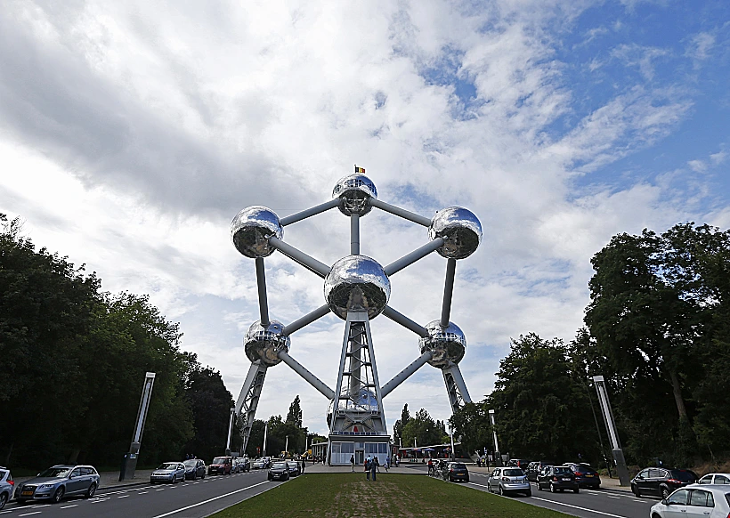 פסל האטומיום בבריסל