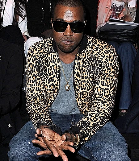 קניה ווסט בתצוגת אופנה