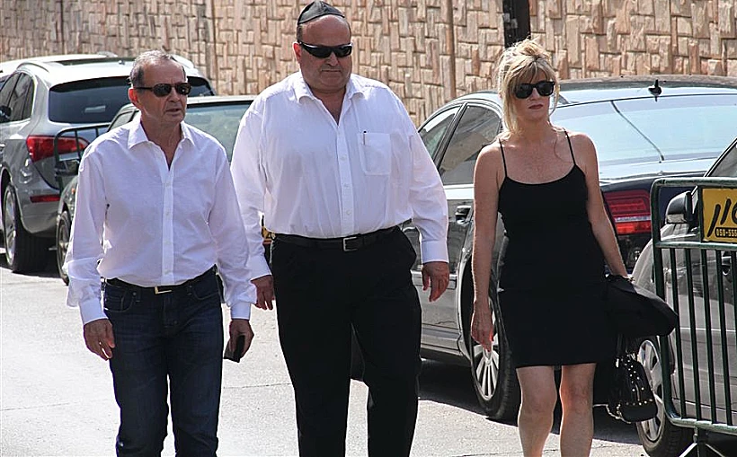 לוויתו של סמי עופר