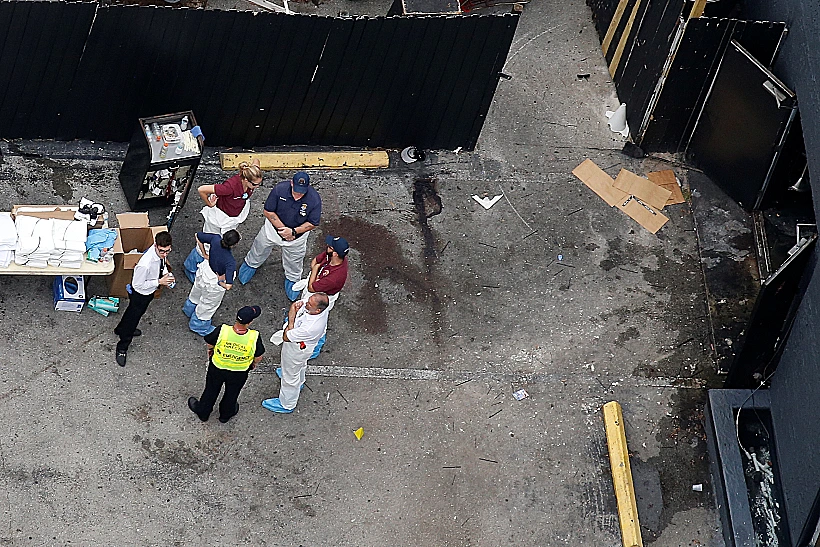 שוטרים בזירת המועדון בו בוצע הטבח באורלנדו, פלורידה