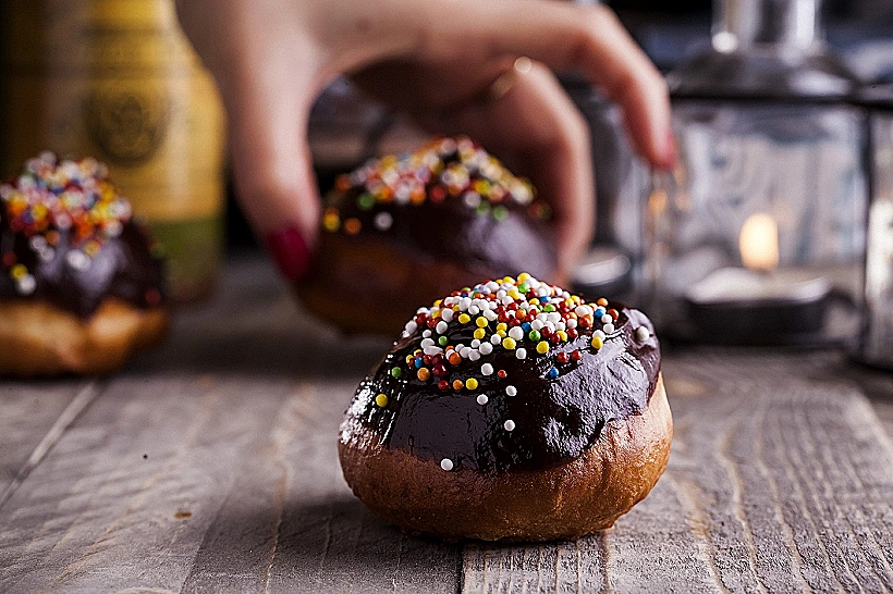 סופגניית שוקולד נוגט