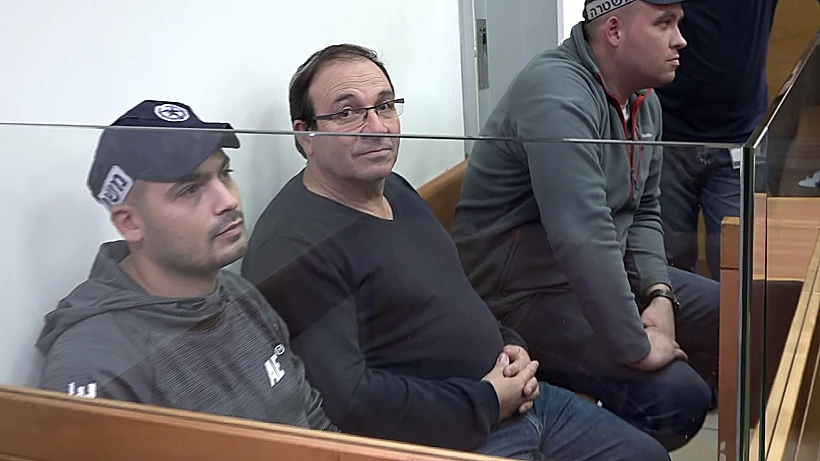 דב צור, ראש עיריית ראשון לציון, בדיון בהארכת מעצרו