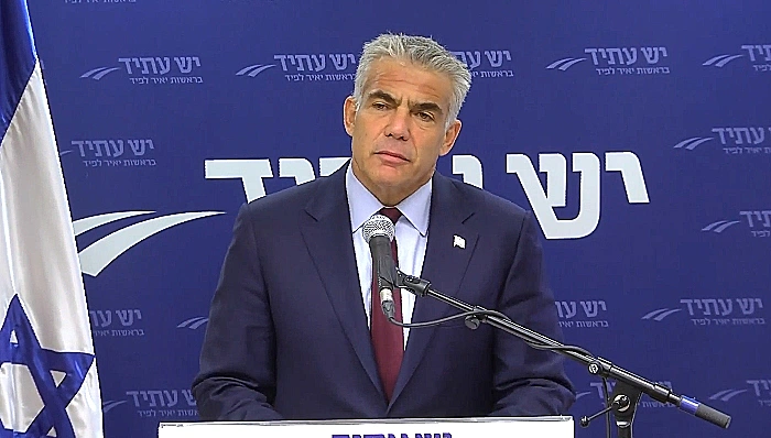 חבר הכנסת יאיר לפיד בישיבה השבועית של מפלגת 