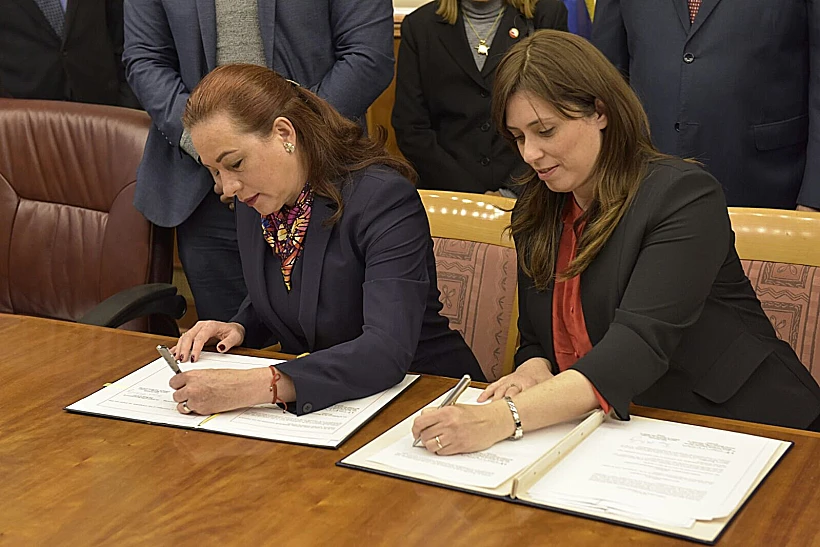 סגנית שר החוץ ציפי חוטובלי חתמה יחד עם שרת החוץ של אקוודור על הסכם