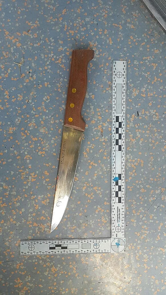 הסכין שנמצאה אצל המחבל שביצע את הפיגוע ברכבת הקלה בירושלים