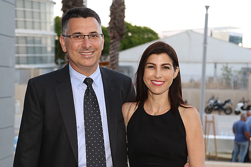 גאולה אבן וגדעון סער