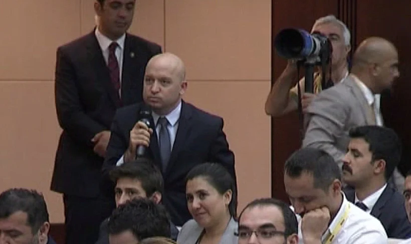 כתב חדשות 10, מואב ורדי, שואל את ראש ממשלת טורקיה על אורון שאול והדר גולדין