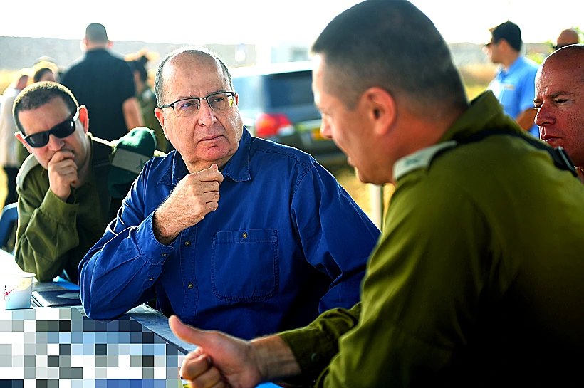 שר הביטחון יעלון בתרגיל חטיבת 7 של השריון