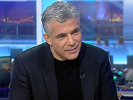 יאיר לפיד בראיון לחדשות 10