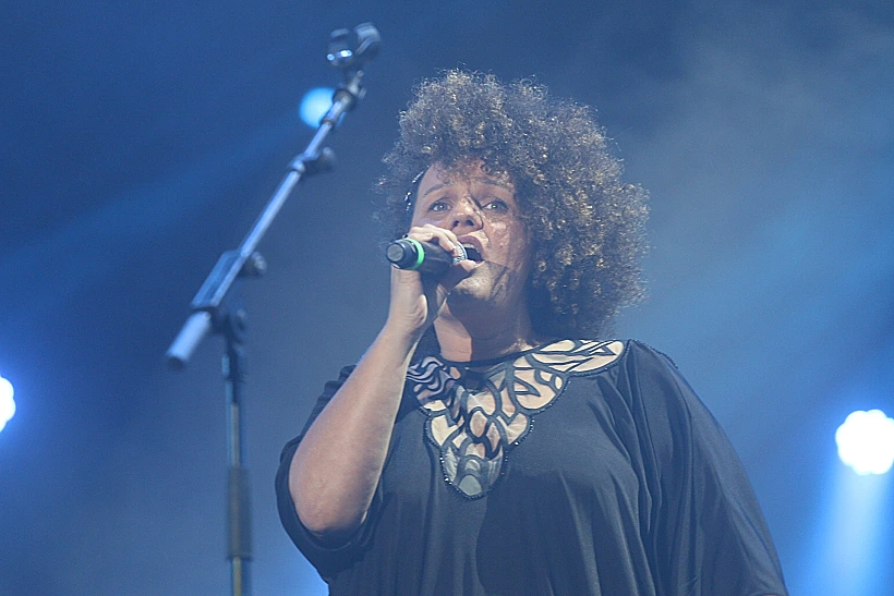 קרולינה במופע ההוקרה לאריק איינשטיין