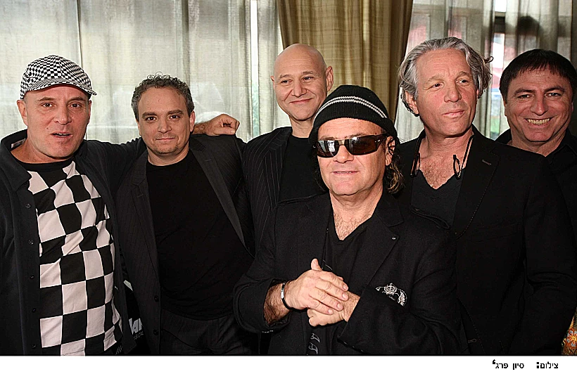 להקת תיסלם - יאיר ניצני, יושי שדה, יזהר אשדות, סמי אברזל, צוף פילוסוף, דני בסן