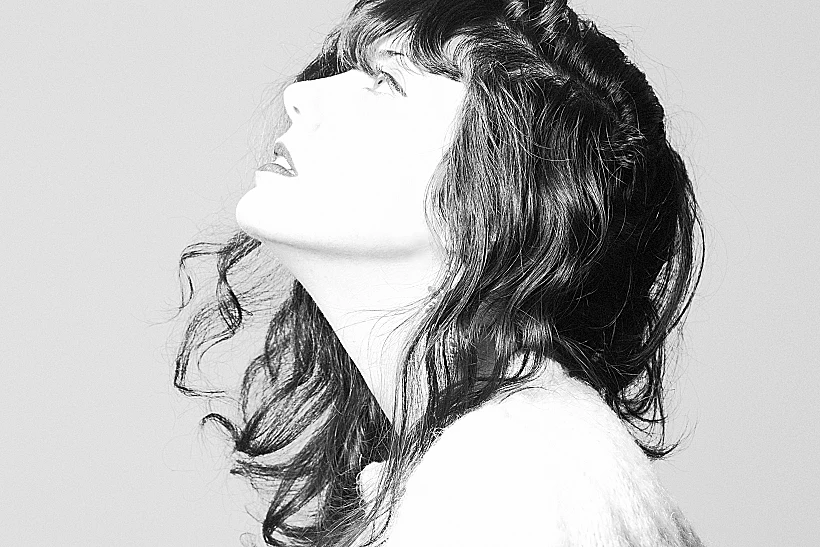 פרוזן מאי, הלה שלג