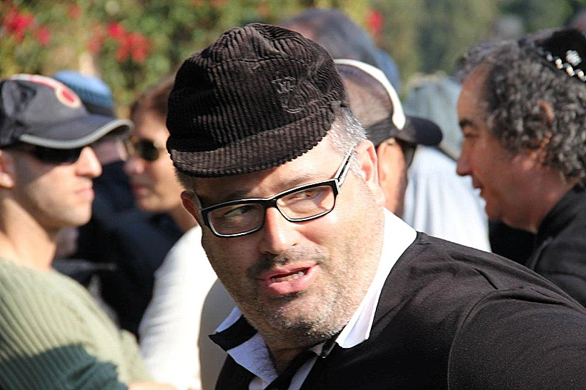 רני רהב בהלווייתה של יפה ירקוני, בקריית שאול