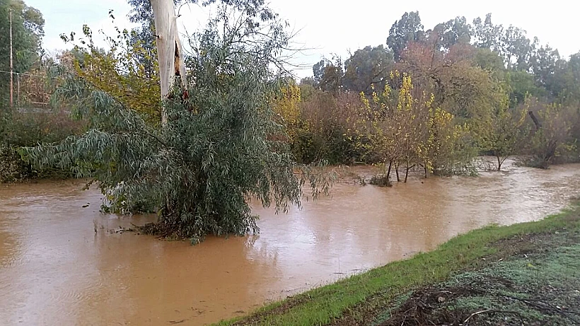 נהר הירדן זורם בעוצמה