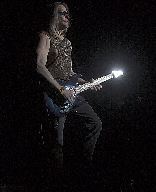 מתוך ההופעה של דיפ פרפל בקיסריה