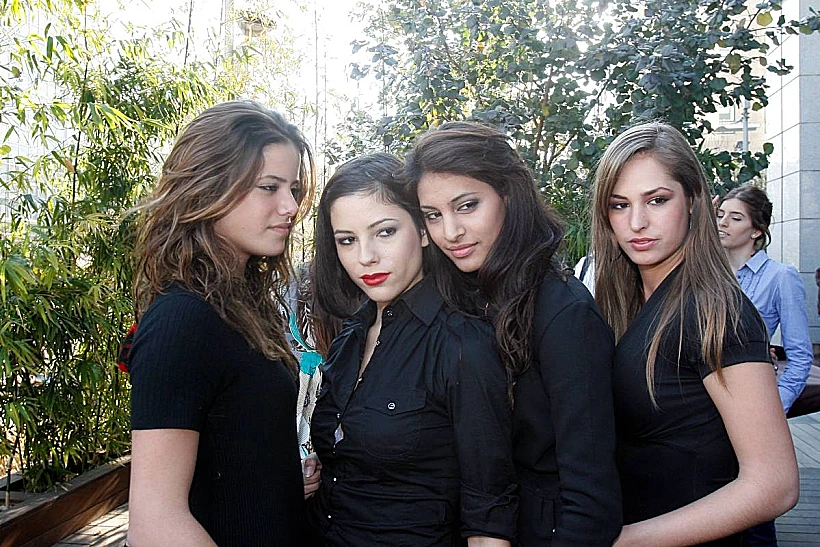 גל אברבנל, רעות דורון, צליל סלע, שיר עזרן מהדוגמניות 3