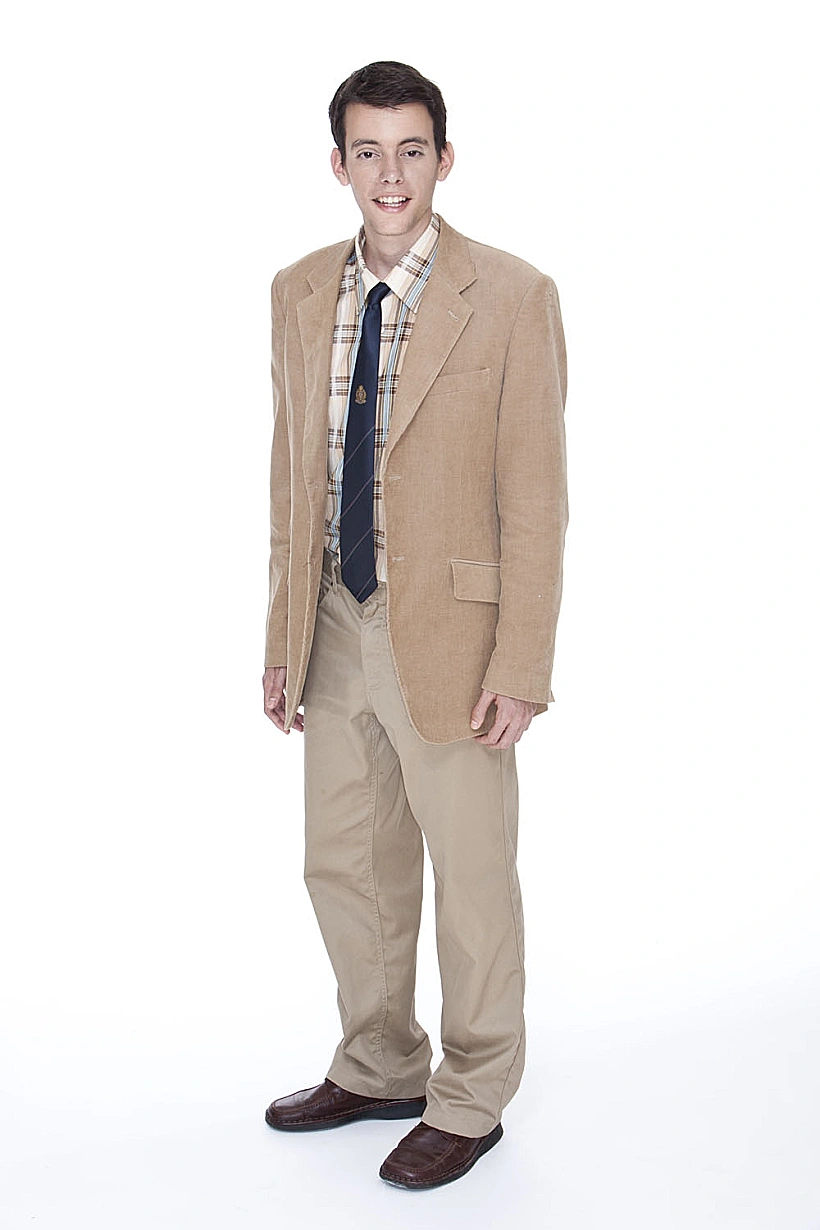 אדי אלון מתוך היפה והחנון 3