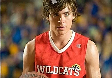 זאק אפרון ב