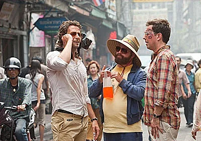 בדרך לחתונה עוצרים בבנגקוק