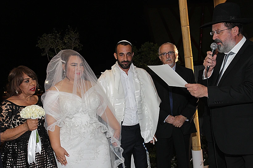 אמירה בוזגלו מתחתנת