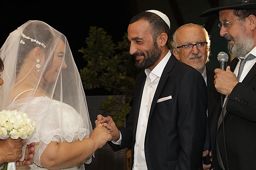 אמירה בוזגלו מתחתנת