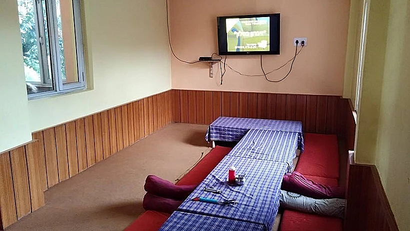 תרמילאים מציינים את יום הזכרון בהודו