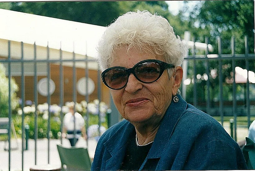 ניצולת שואה שנאבקת במערכת