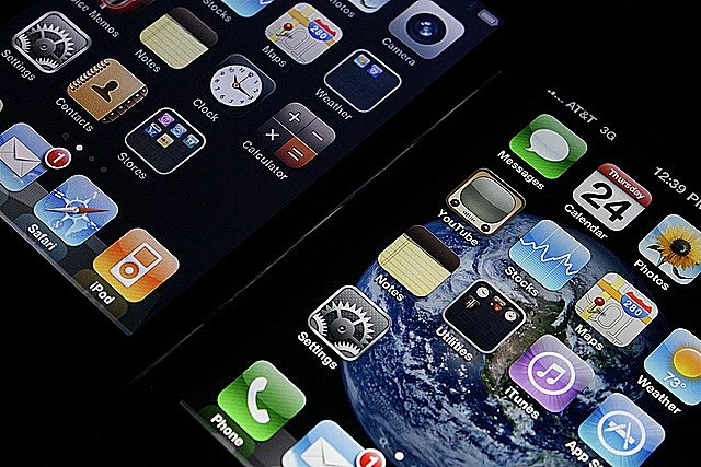 אייפון 4 לצד אייפון 3 - השוואת מסכים