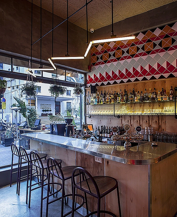 דה לוקס TRUCK - בר