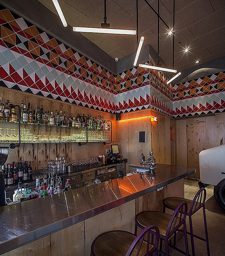 דה לוקס TRUCK בר