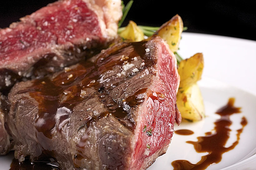 סטייק אנטריקוט עם תפוחי אדמה