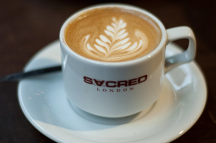 תמונה של קפה מעוצב לכתבה על אומנות בקפה מתחן סודות המטבח תמונה ראשית והפניות