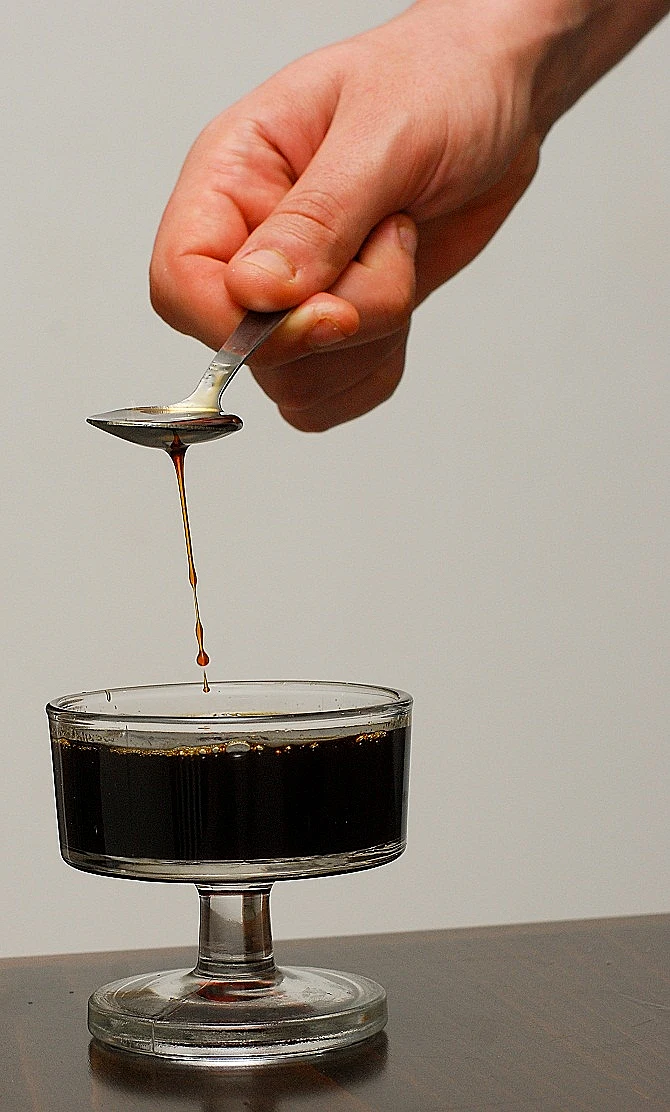 מתכון לסילאן ביתי שמכינית בבית שהוא תוצרת בית בלי סוכר אלא רק תמרים שהם טבעיים ובלי דברים שהם לא טבעים כמו עמבה. מתחם בעוף תכנים לפסח