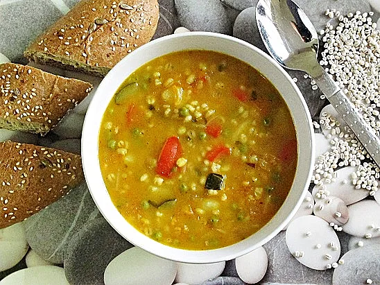 מרק ירקות וגריסים