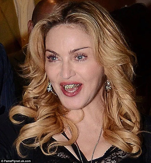 תכשיט שיניים