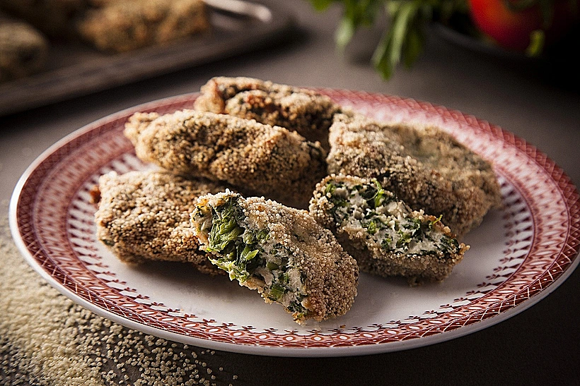 קציצות עוף ותרד בציפוי קוסקוס