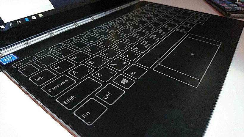 זו לא מקלדת: המשטח הייחודי של היוגה בוק