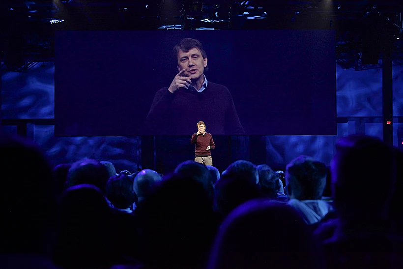 קארל באס, מנכ