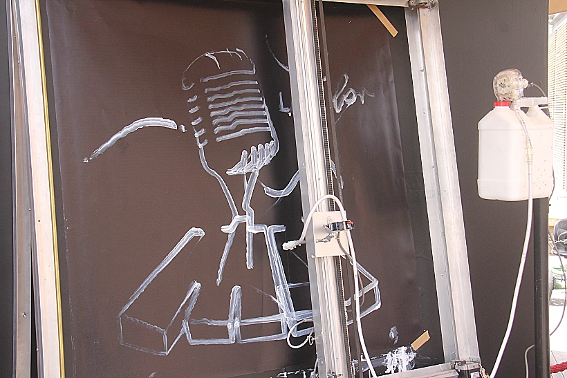 רובוט מצייר