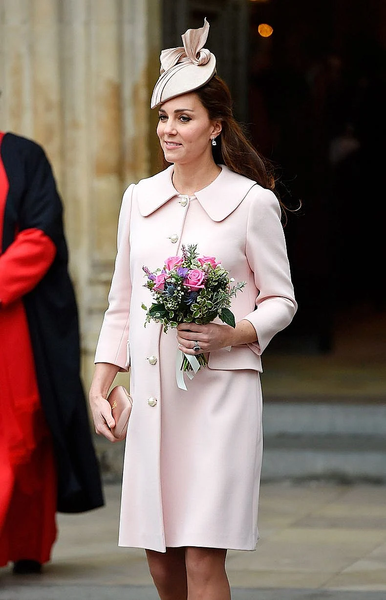 קייט מידלטון מלמדת את כולנו איך להתלבש בהיריון