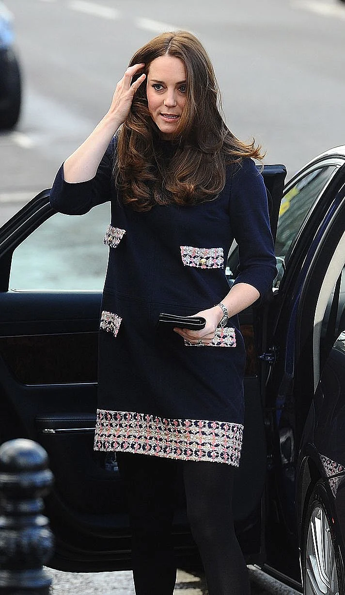 קייט מידלטון מלמדת את כולנו איך להתלבש בהיריון