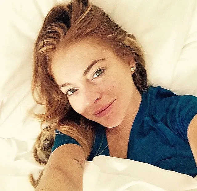 כוכבות ללא איפור