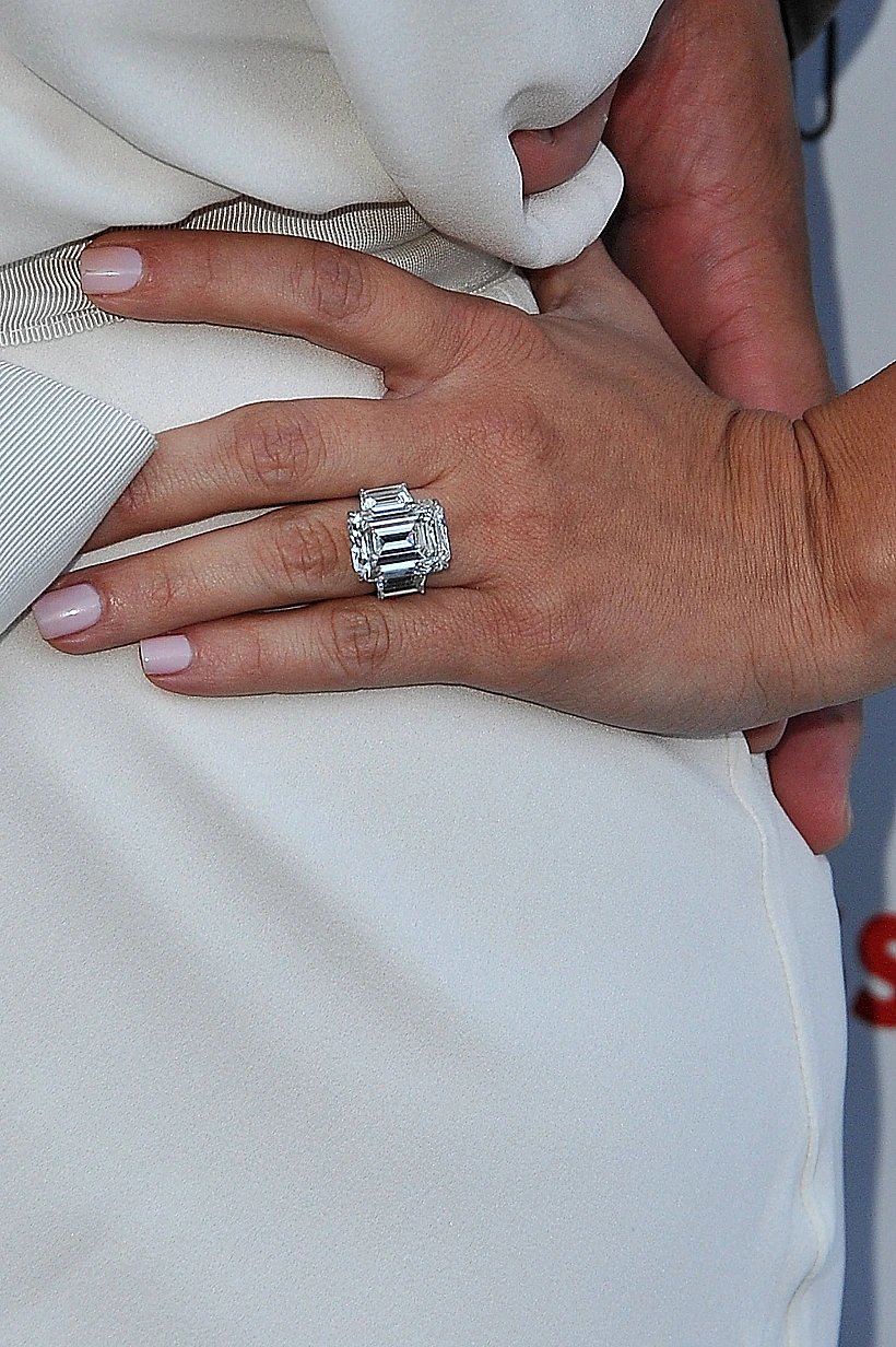 בעיצובה של לוריין שוורץ, ובעלות של 2 מיליון דולר. 2011