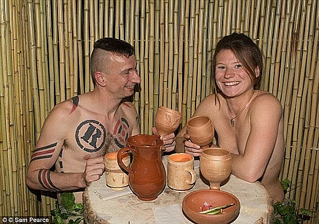 למסעדה הזו מגיעים בעירום