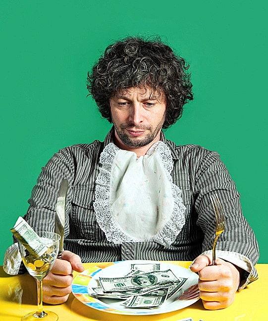 איש אוכל כסף