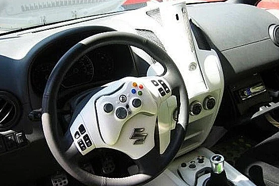 קונסולות מעוצבות: אין לנו הרבה מה לומר על העיצוב הזה למעט עובדה אחת - חייו יהיו קצרים מאוד